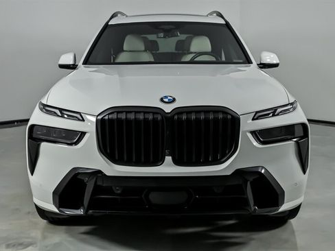 Used 2023 BMW X7 xDrive40i w/ M Sport Package AWD/4WD image 3