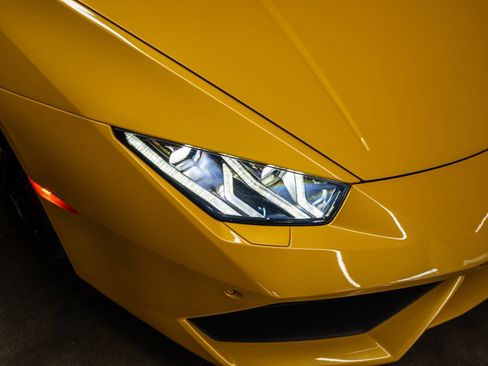 Used 2017 Lamborghini Huracan LP 610-4 AWD/4WD image 12