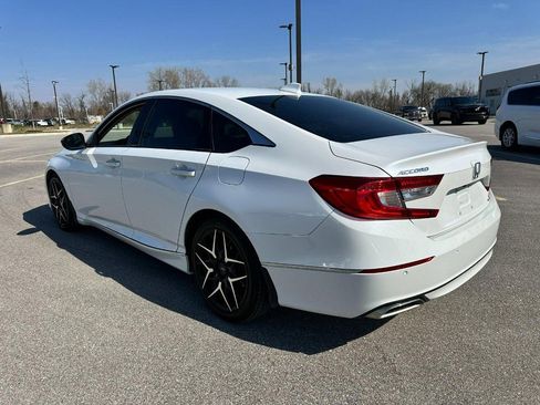 Used 2021 Honda Accord Touring image 3
