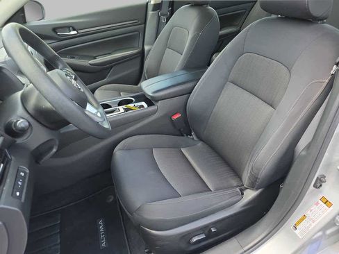 Used 2024 Nissan Altima 2.5 SV FWD image 16