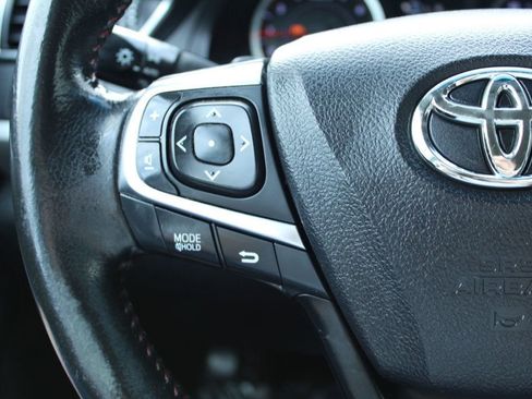 Used 2016 Toyota Camry SE image 23