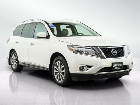 Used 2014 Nissan Pathfinder SL w/ SL Premium Package AWD/4WD image 8
