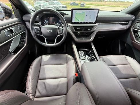 Used 2025 Ford Explorer Platinum w/ LUX Leather Package AWD/4WD image 7