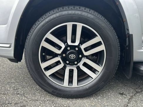 Used 2018 Toyota 4Runner Limited AWD/4WD image 29