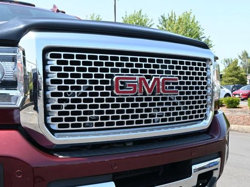 Used 2016 GMC Sierra 3500 Denali w/ Duramax Plus Package AWD/4WD image 12