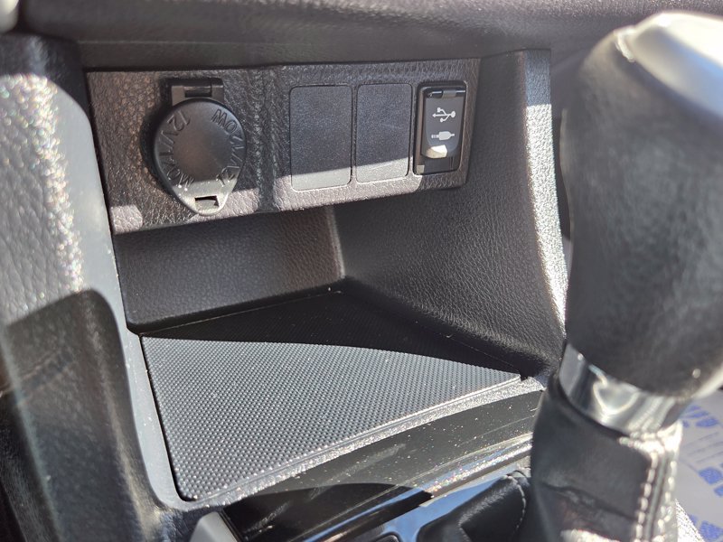 Used 2018 Toyota Corolla LE FWD image 33