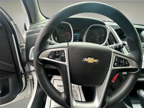 Used 2017 Chevrolet Equinox LT AWD/4WD image 11