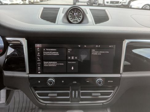 Used 2023 Porsche Macan image 21