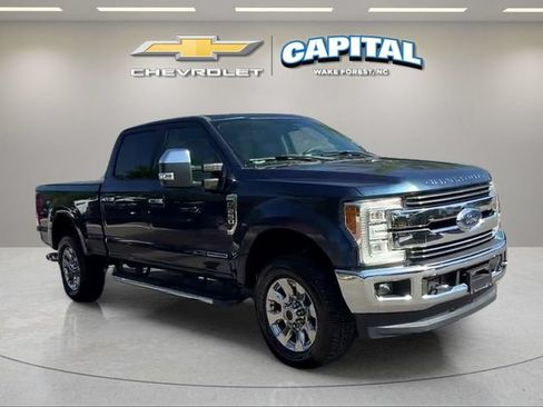 Used 2017 Ford F250 Lariat w/ Lariat Ultimate Package AWD/4WD image 7