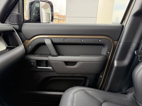 Certified 2025 Land Rover Defender 110 S AWD/4WD image 23