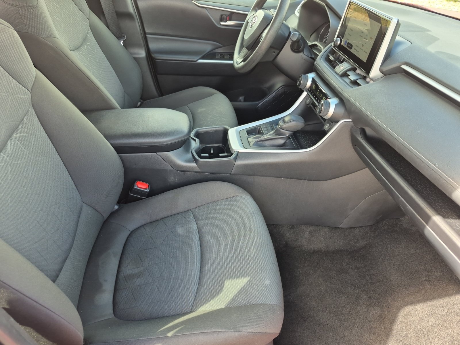 Used 2025 Toyota RAV4 XLE AWD/4WD image 27