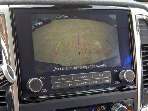 Used 2021 Nissan Titan SV w/ SV Convenience Package image 21