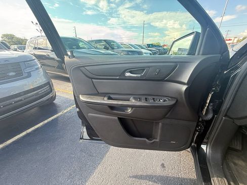 Used 2015 Chevrolet Traverse LT FWD image 11