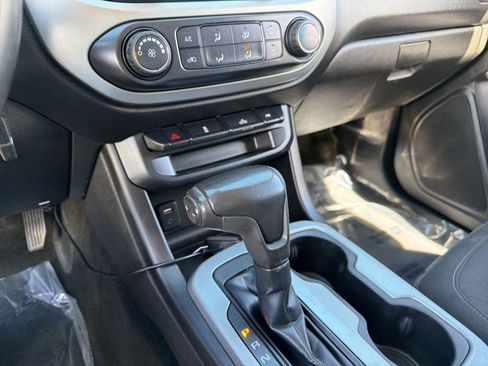 Used 2016 Chevrolet Colorado LT w/ LT Convenience Package image 17