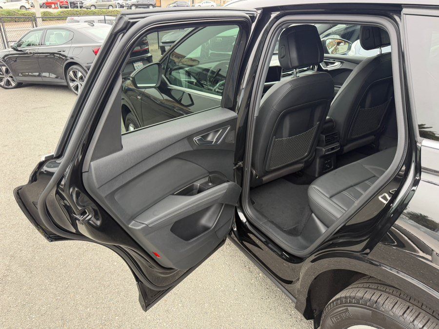 Used 2023 Audi Q4 e-tron Premium Plus w/ Premium Plus AWD/4WD image 44