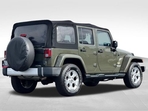 Used 2015 Jeep Wrangler Unlimited Sahara w/ Connectivity Group AWD/4WD image 7