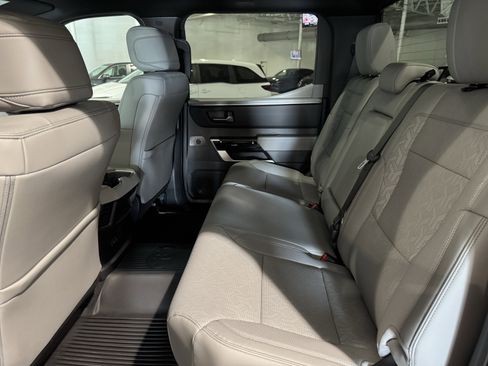 Used 2025 Toyota Tundra Limited image 34