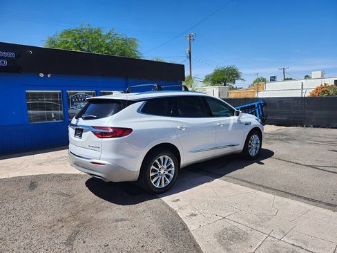 Used 2018 Buick Enclave Premium w/ Experience Buick Package FWD image 10