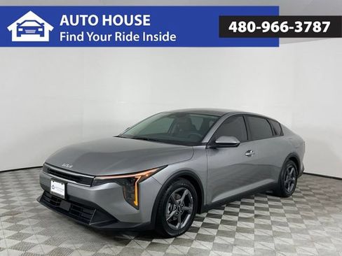 Used 2025 Kia K4 FWD image 1