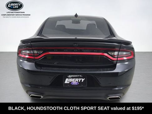 Used 2020 Dodge Charger SXT w/ Blacktop Package image 4