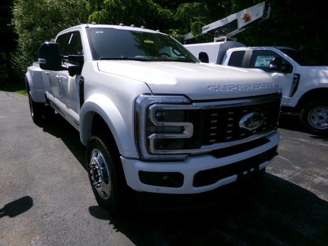 New 2026 Ford F450 Platinum w/ FX4 Off-Road Package AWD/4WD image 3