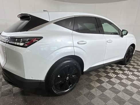 Used 2025 Nissan Murano SV FWD image 2