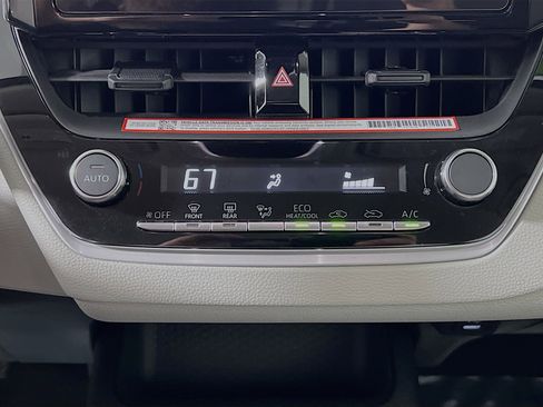 Used 2025 Toyota Corolla LE FWD image 25