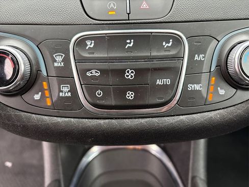 Used 2025 Chevrolet Malibu LT FWD image 32