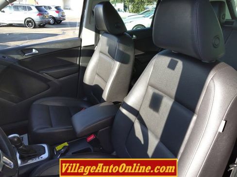 Used 2016 Volkswagen Tiguan SE image 17