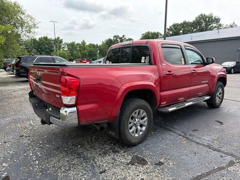 Used 2017 Toyota Tacoma SR5 w/ Tow Package RWD image 6