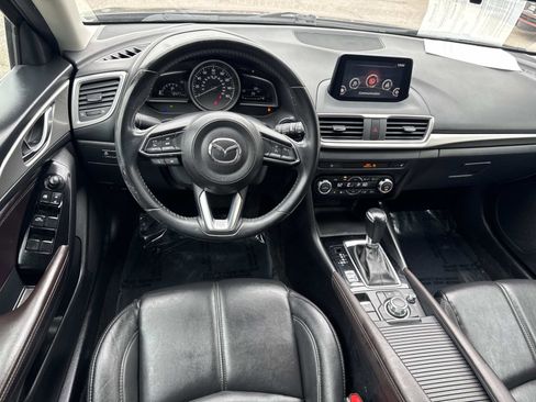Used 2018 MAZDA MAZDA3 Touring FWD image 8