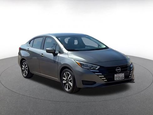Used 2025 Nissan Versa SV image 3