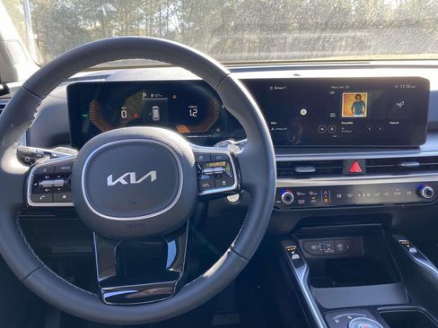 Used 2025 Kia Sorento EX image 8