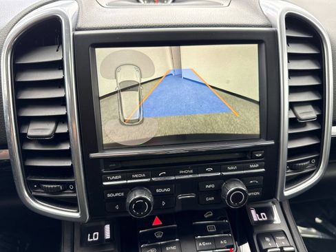 Used 2016 Porsche Cayenne AWD/4WD image 29