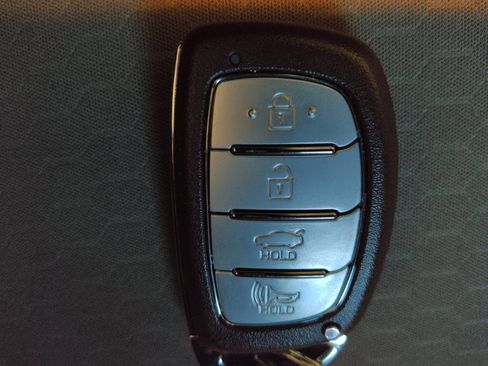 Used 2019 Hyundai Elantra Value Edition FWD image 32