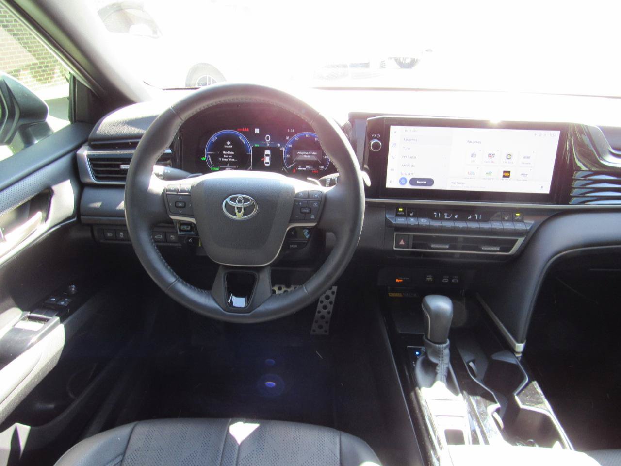 Used 2025 Toyota Camry XSE FWD image 5