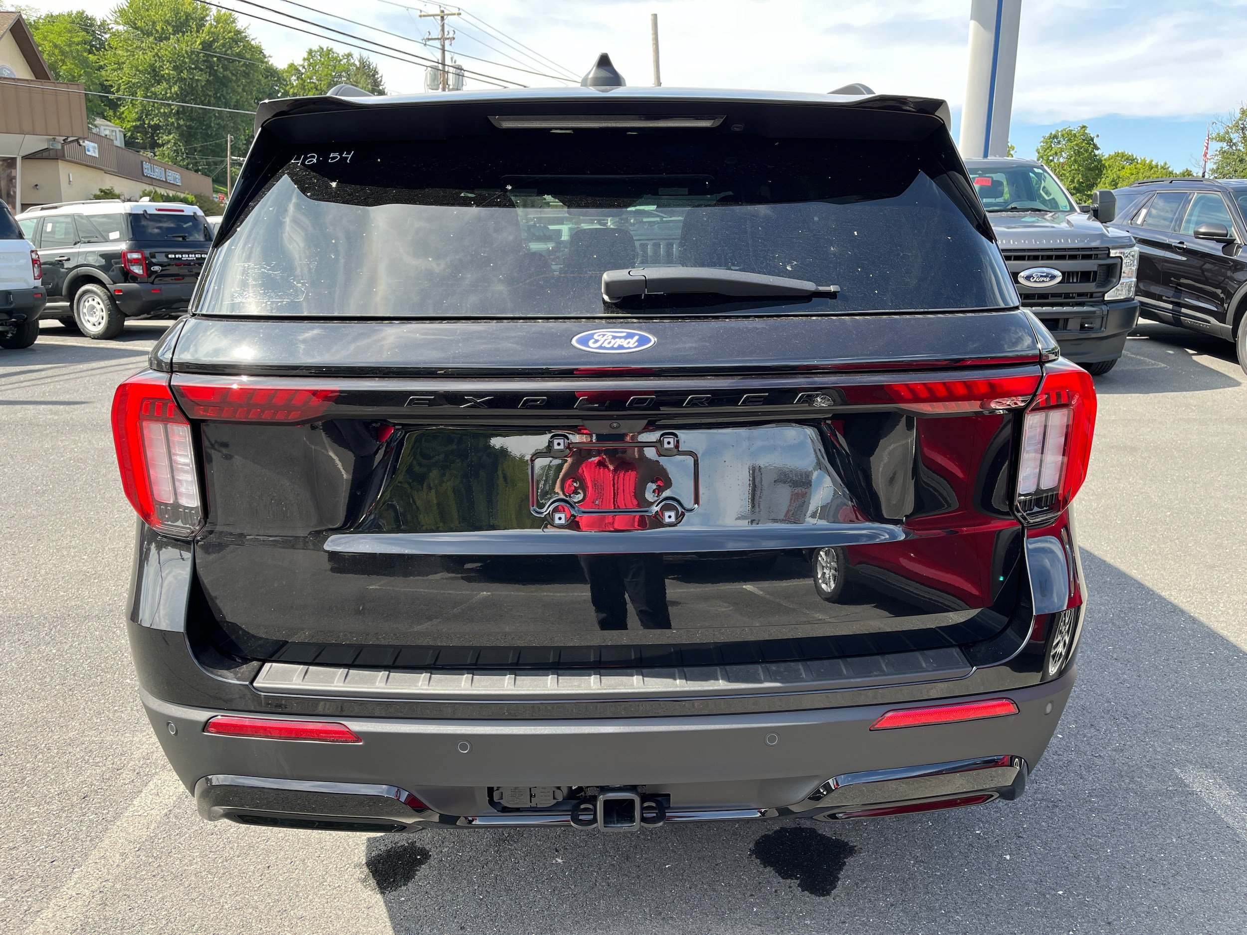 New 2027 Ford Explorer ST-Line AWD/4WD image 8