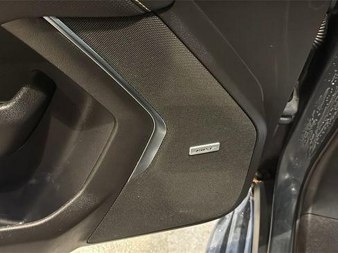 Used 2021 GMC Yukon XL SLT w/ SLT Luxury Package image 25