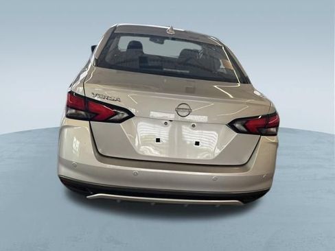 Used 2025 Nissan Versa SV FWD image 7