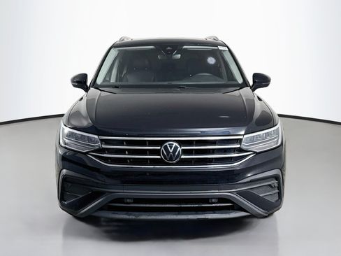 Used 2024 Volkswagen Tiguan SE AWD/4WD image 2