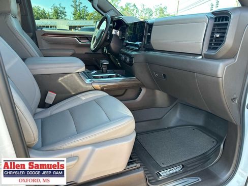 Used 2024 Chevrolet Silverado 1500 RST AWD/4WD image 15