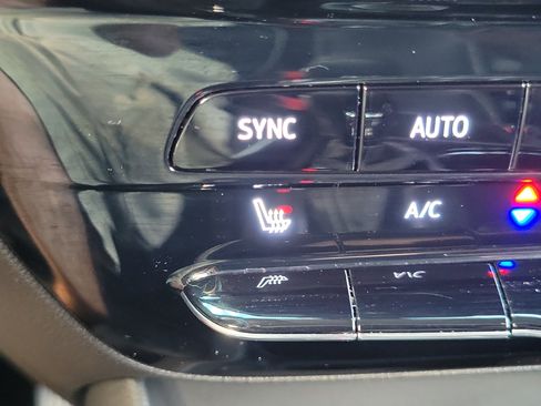 Used 2024 Buick Encore GX Avenir image 24