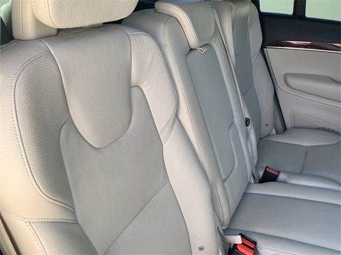 Used 2018 Volvo XC90 T6 Momentum w/ Convenience Package image 42