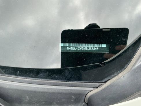 Used 2021 Nissan Altima 2.5 SR w/ SR Premium Package image 34