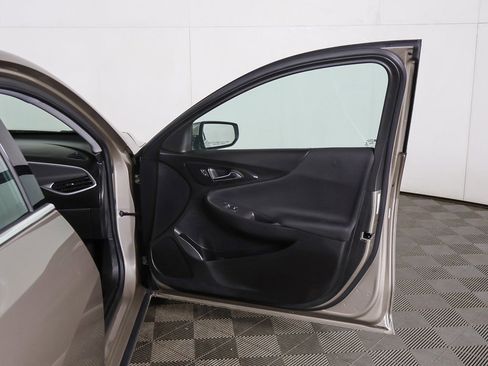 Used 2024 Chevrolet Malibu LT image 17