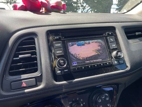 Used 2019 Honda HR-V LX image 17