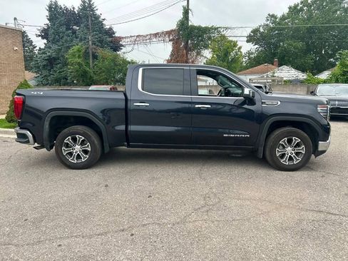 Used 2025 GMC Sierra 1500 SLT AWD/4WD image 4
