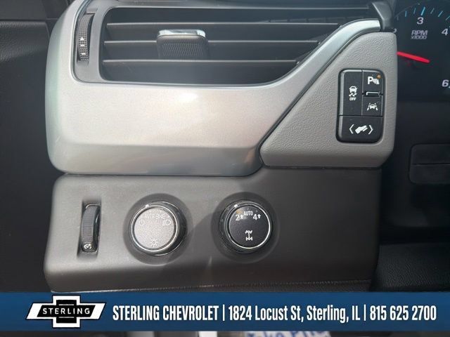 Used 2019 Chevrolet Suburban LT AWD/4WD image 19