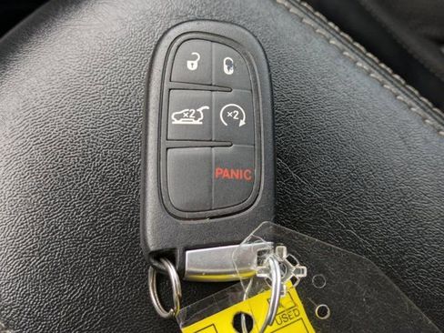 Used 2022 Jeep Cherokee Latitude Lux w/ Mopar Interior Package image 26