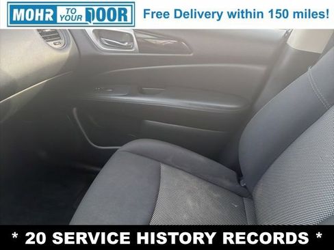 Used 2020 Nissan Pathfinder S image 25